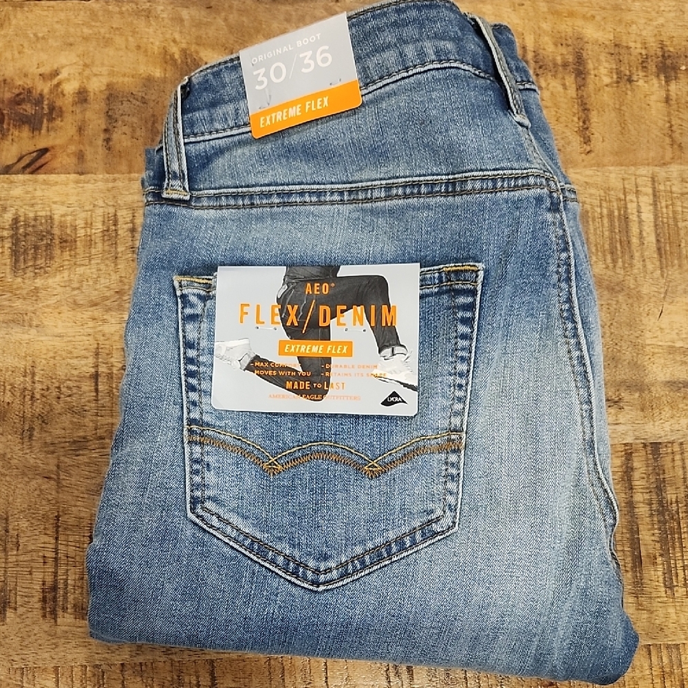 American eagle original boot extreme flex mens size 30/36 light wash denim jeans